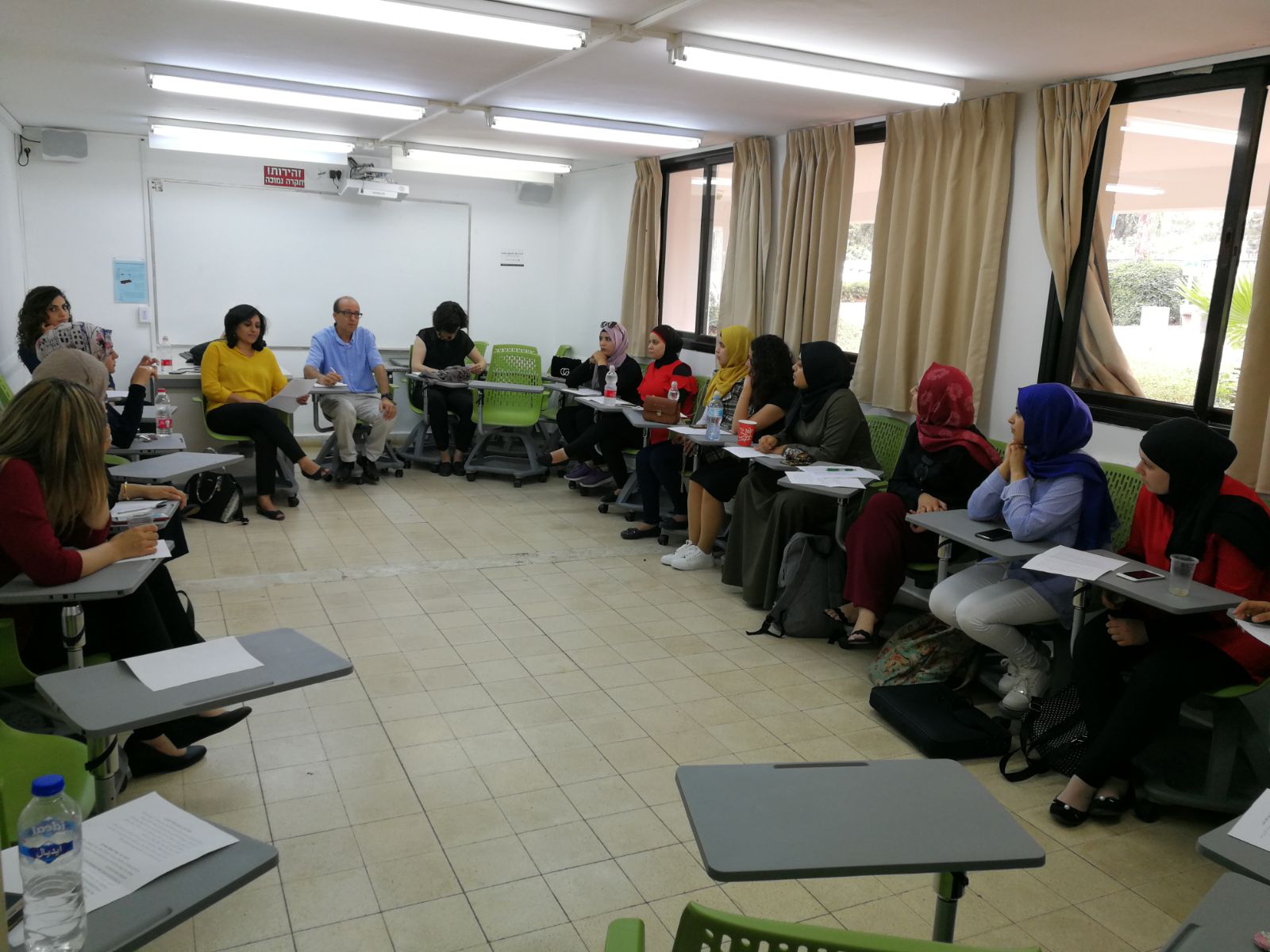 المعهد الأكاديمي العربي للتربية في كلية بيت بيرل يبحث تحدّيات التربية العملية عبر حوار تربوي بين الطلاب والمعلمين والمرشدين
